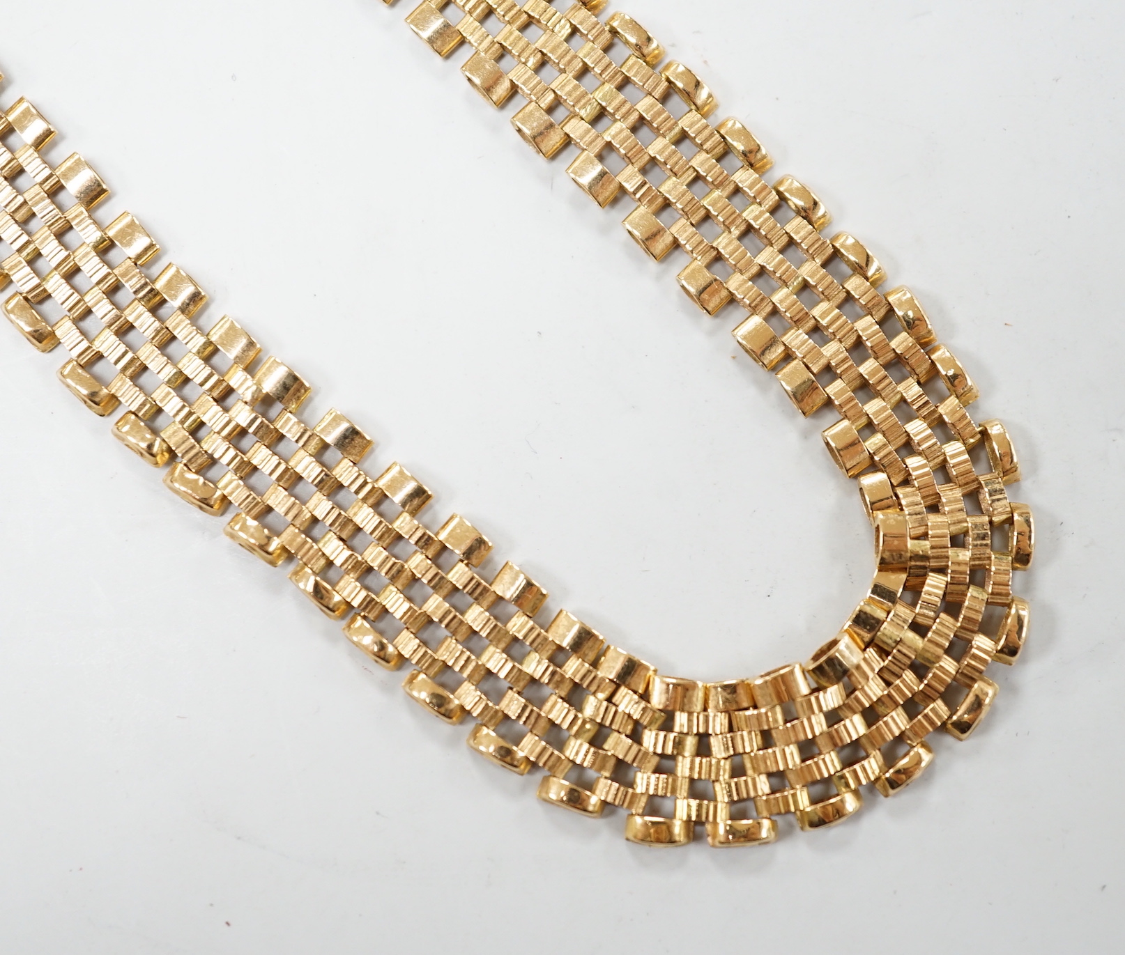 A 20th century Italian 750 necklace, 40cm, 32.6 grams.
